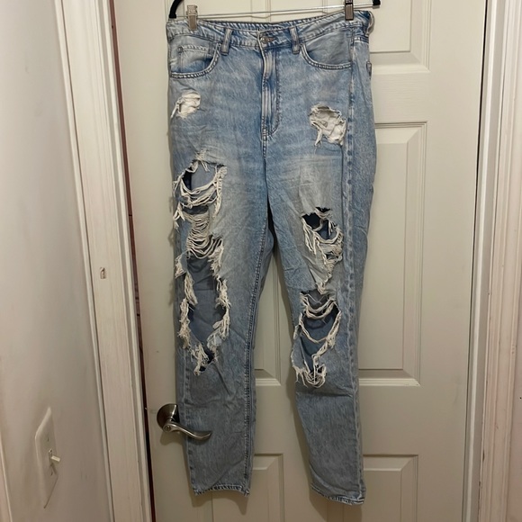 American Eagle ripped jeans - Picture 1 of 2